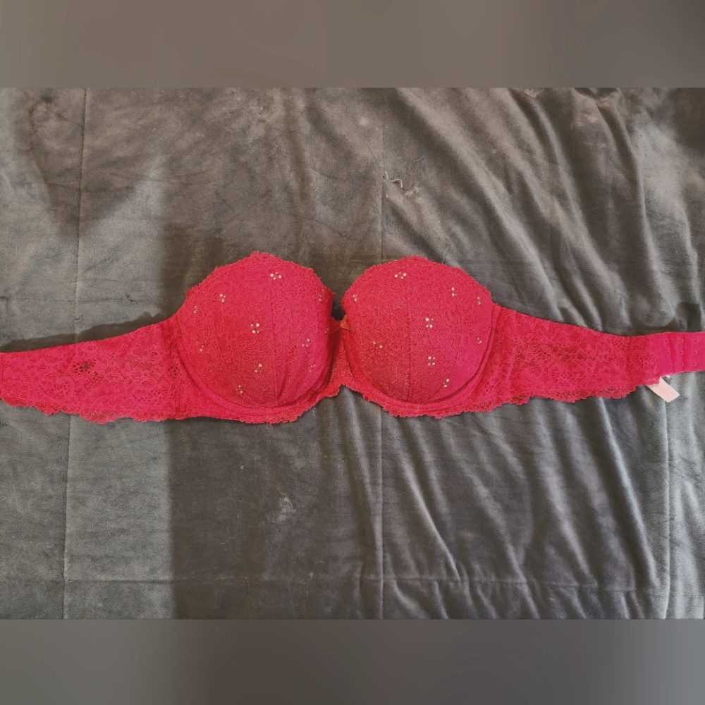 Victoria Secret strapless bra